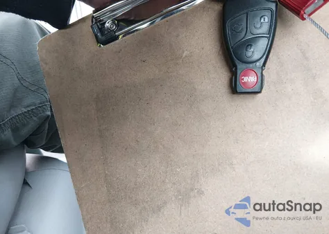 2004 Mercedes-Benz S 500 4Matic z USA, uszkodzony, nr VIN WDBNG84J64A414420